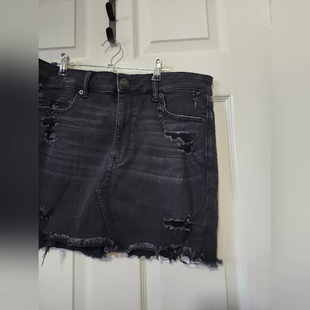 American Eagle Distressed Black Denim Mini Skirt 12 Reg